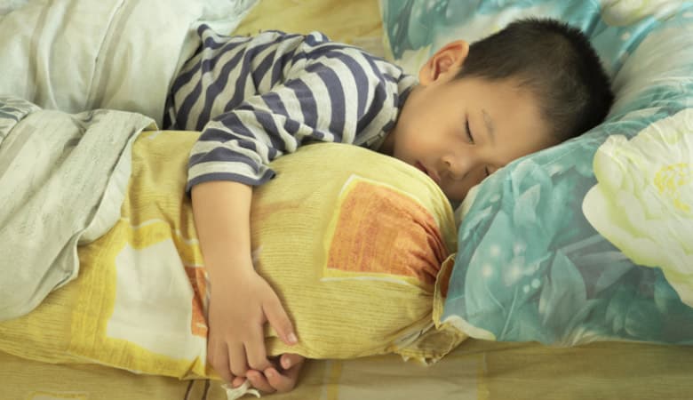 Sleep-&-Wellness-benefits-of-bolster-pillow