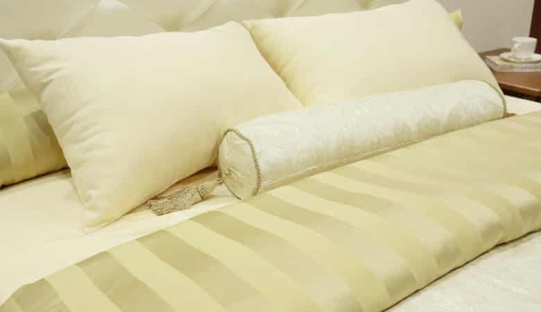 bolster-pillow-as-interior-design